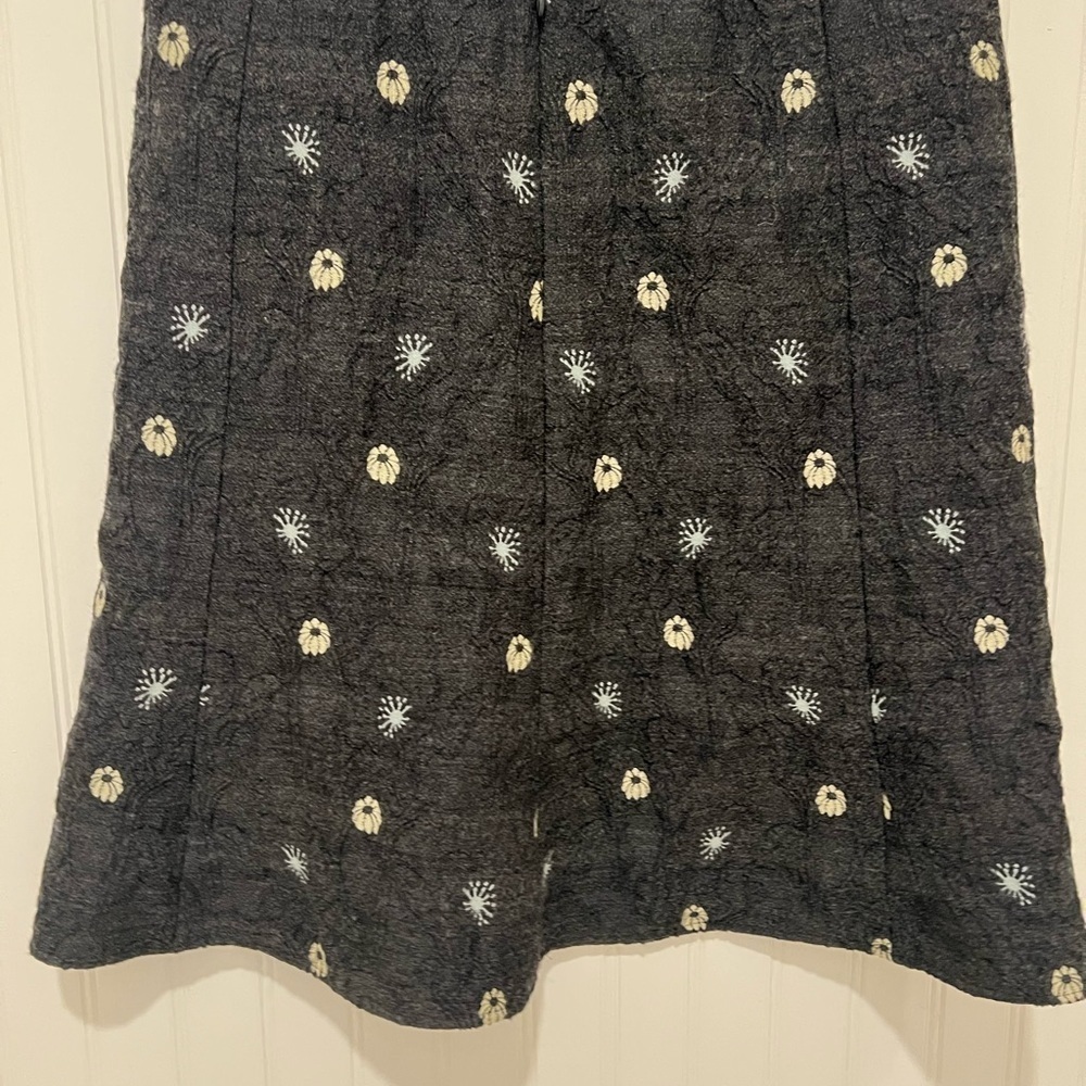 Emporio Armani Gray Skirt with White Floral Accents - Picture 3 of 5